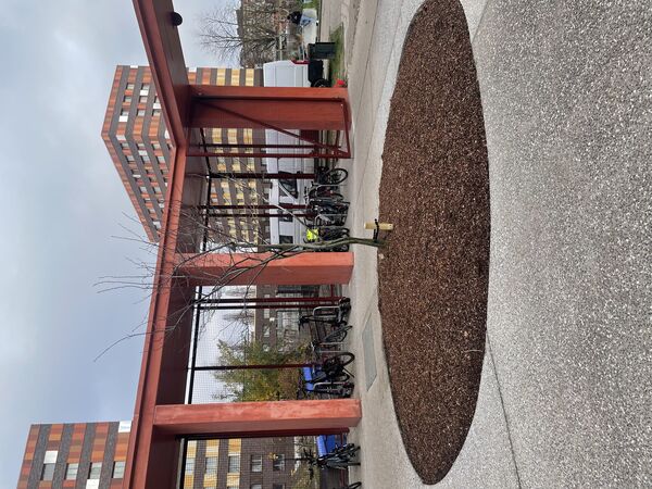 het heraangelegd voorplein